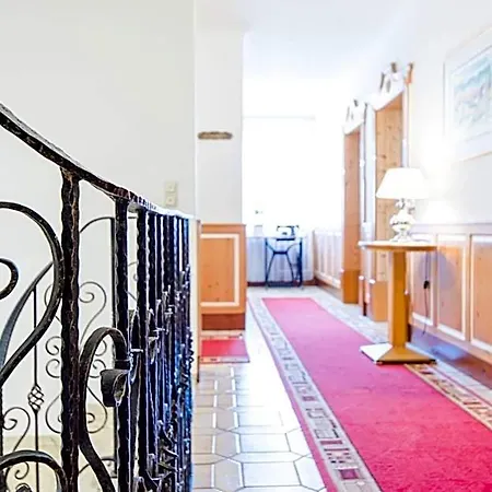 Herbst Hotel 3*
